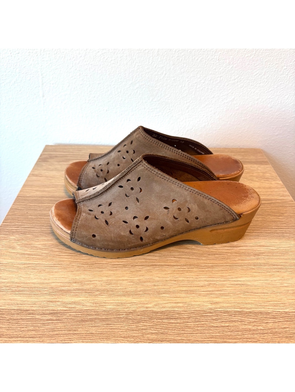 Dansko Women’s Size 7-7.5 Mule Clogs, Fall Shoes, Leather Made in Poland